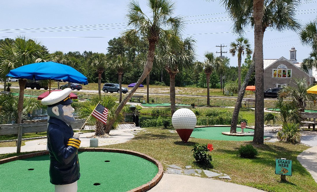 Tropical Adventure Mini Golf景点图片