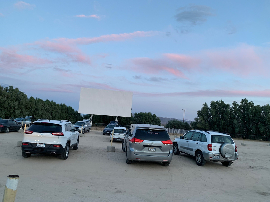 Smith's Ranch Drive-In-二十九棕榈村必去景点