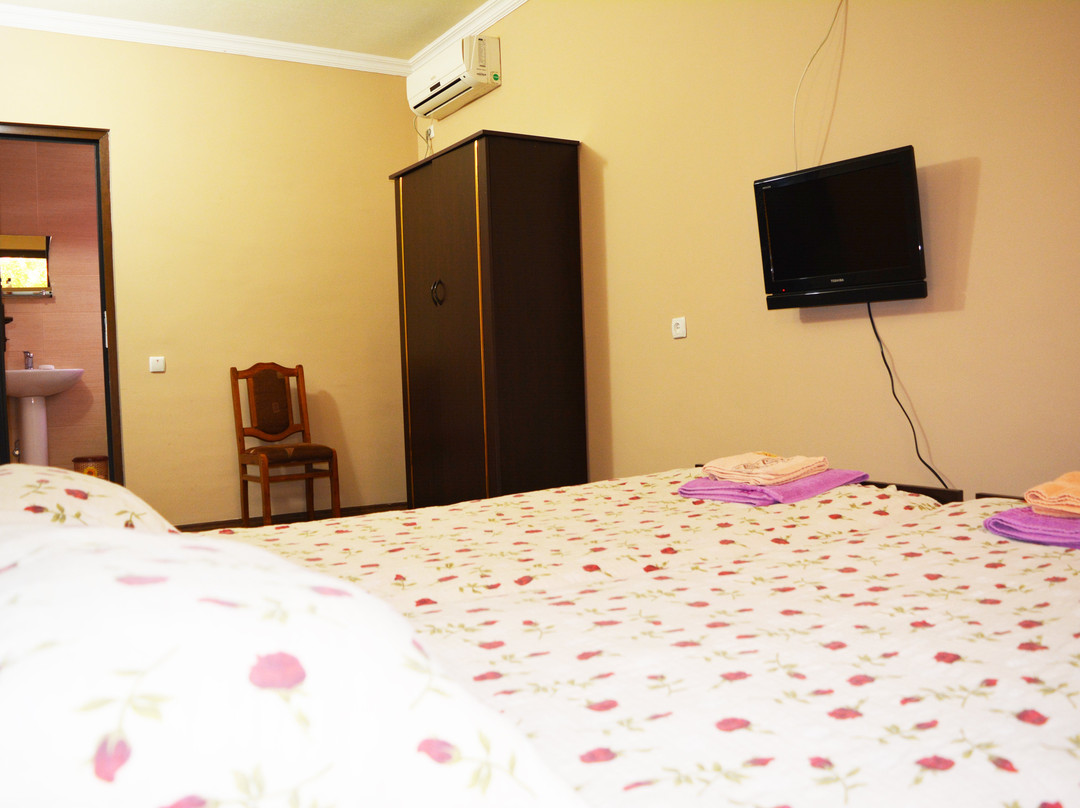 Hotel In The Middle of City主图