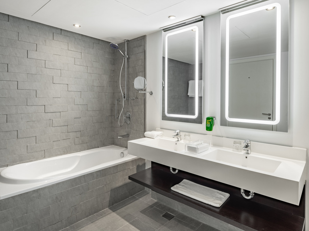 Radisson Hotel & Apartments Dammam Industrial City主图