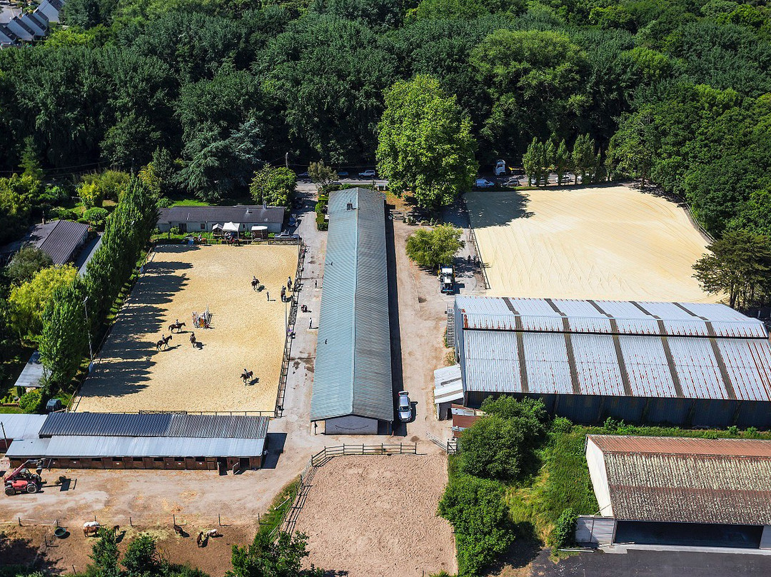 Manège des Platanes-拉博尔埃斯库布拉克必去景点