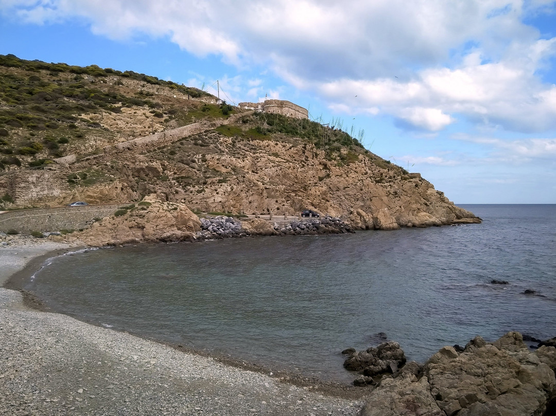 Cala del Desnarigado景点图片