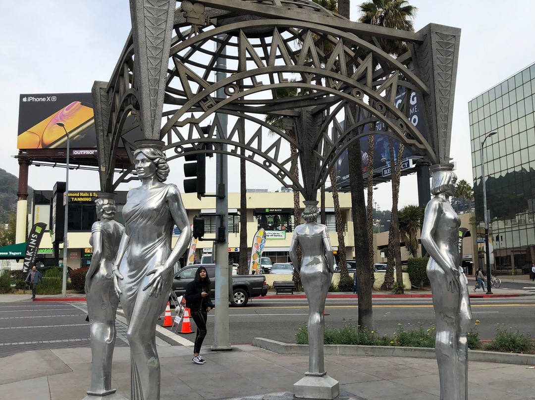 Hollywood & La Brea Gateway (The Four Ladies of Hollywood Gazebo)景点图片