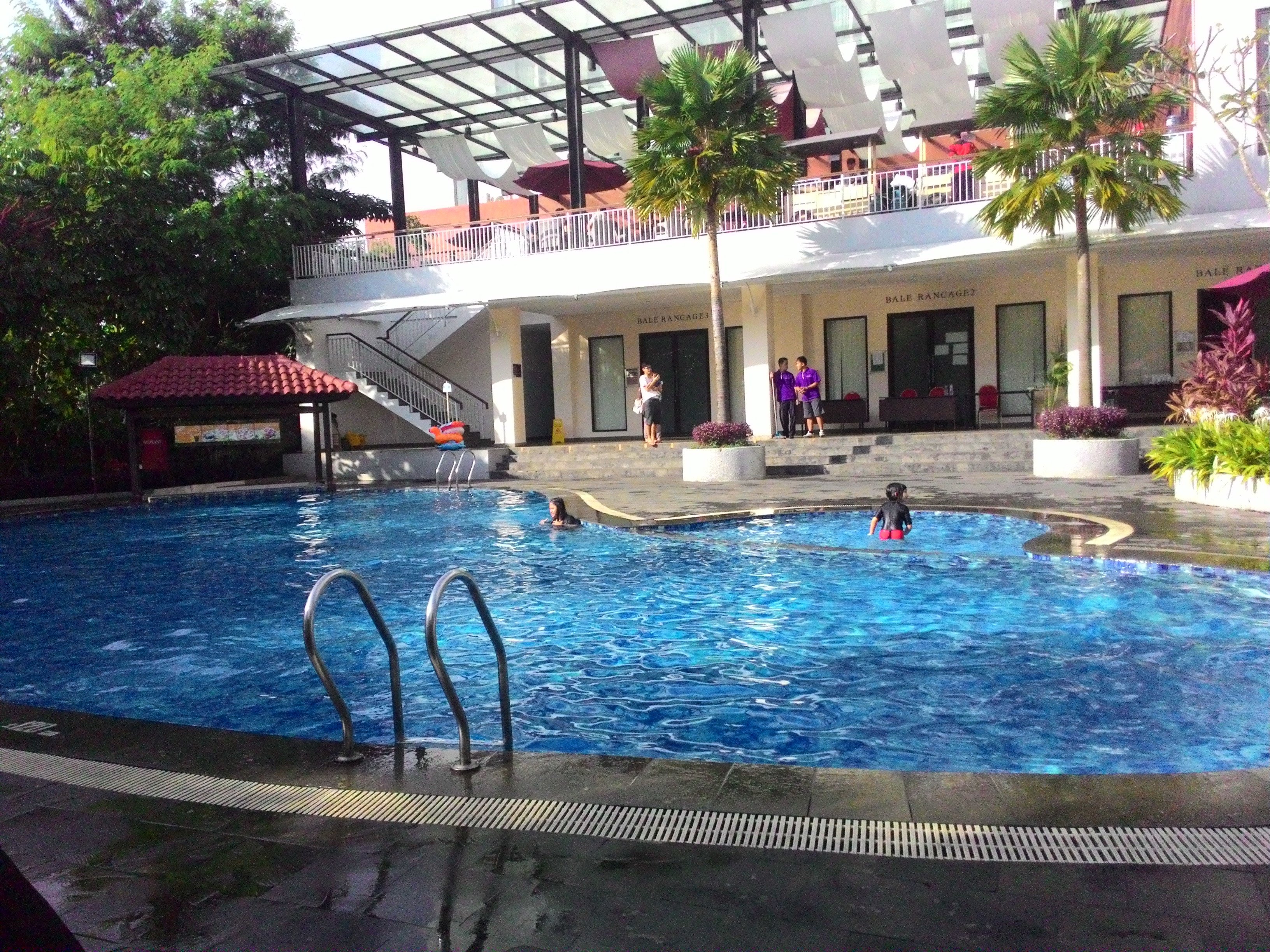 Padjadjaran Suites Resort & Convention Hotel-泳池