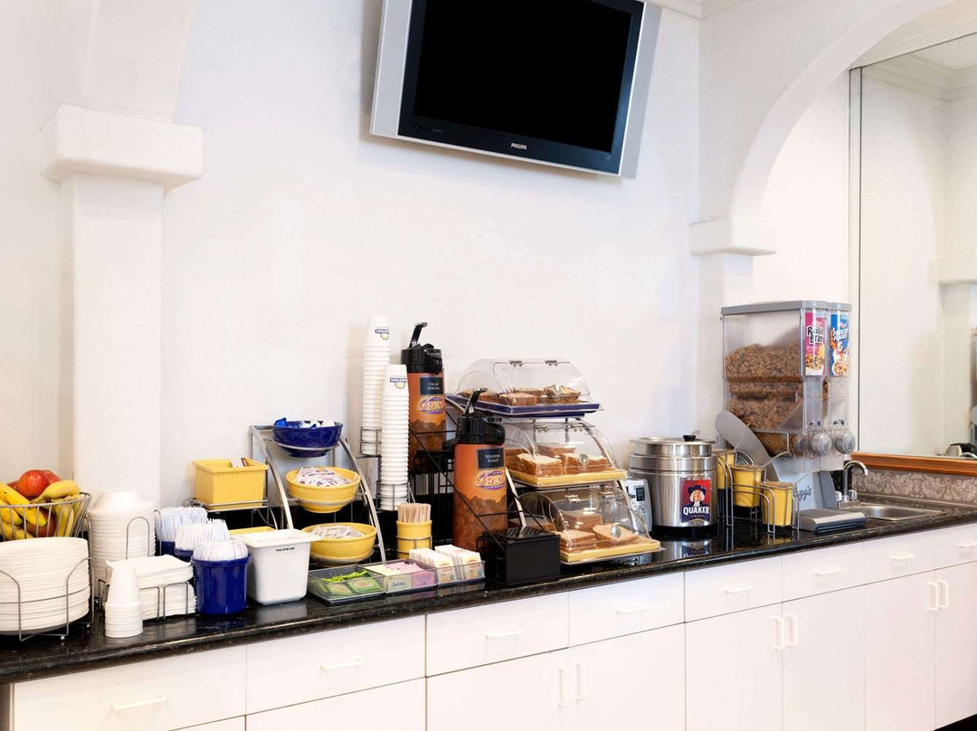 Days Inn by Wyndham Alhambra CA主图