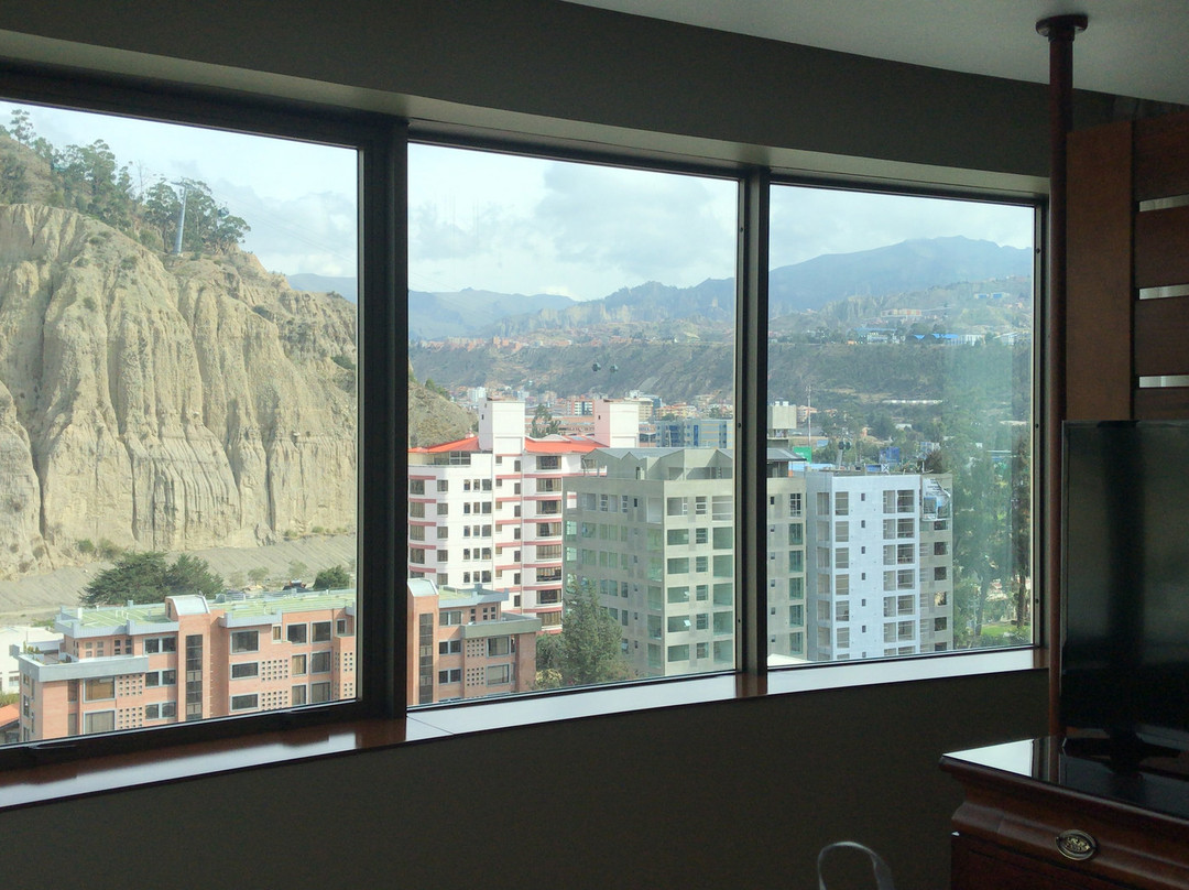 卡米诺瑞尔套房酒店主图