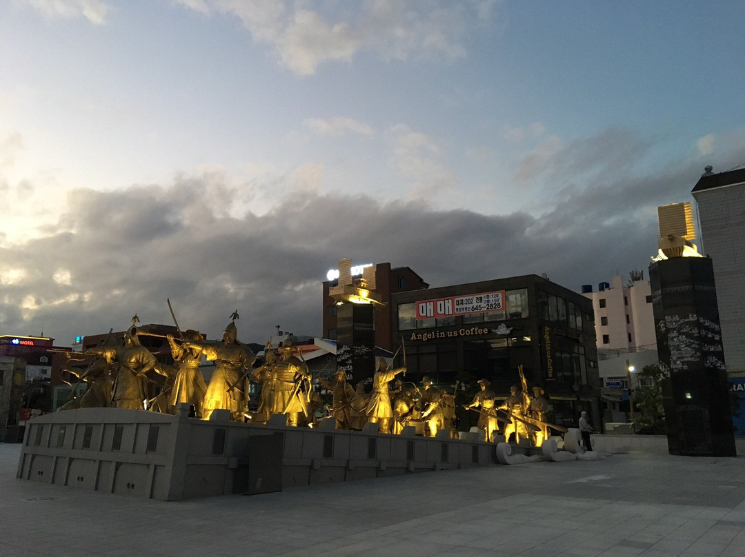 Hansan Daecheob Gwangjang-统营市必去景点