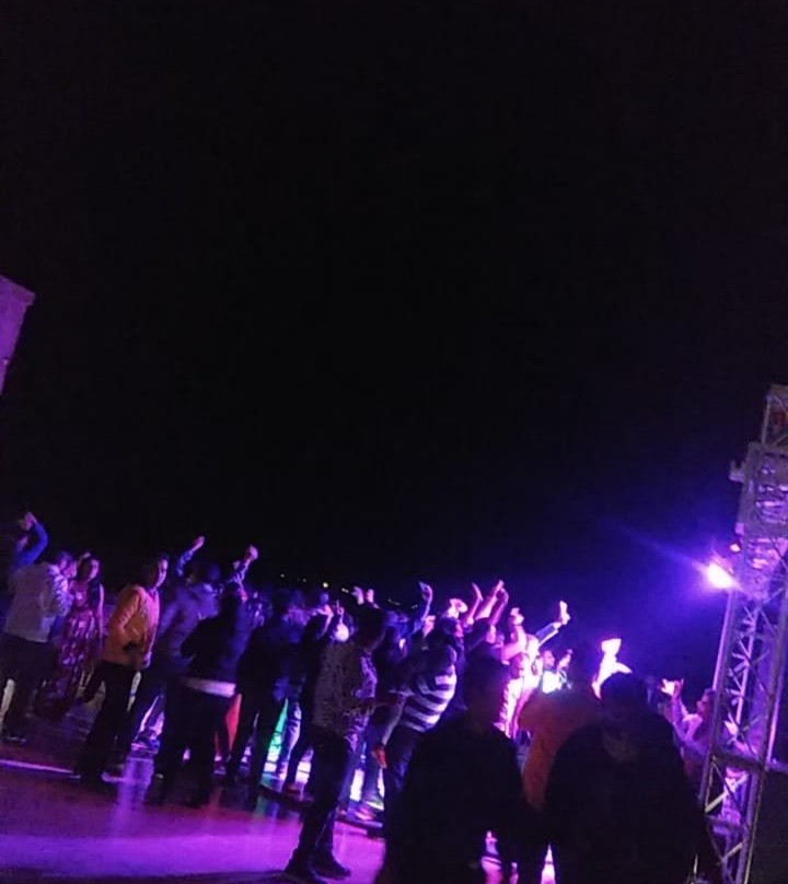 水境休闲酒店主图