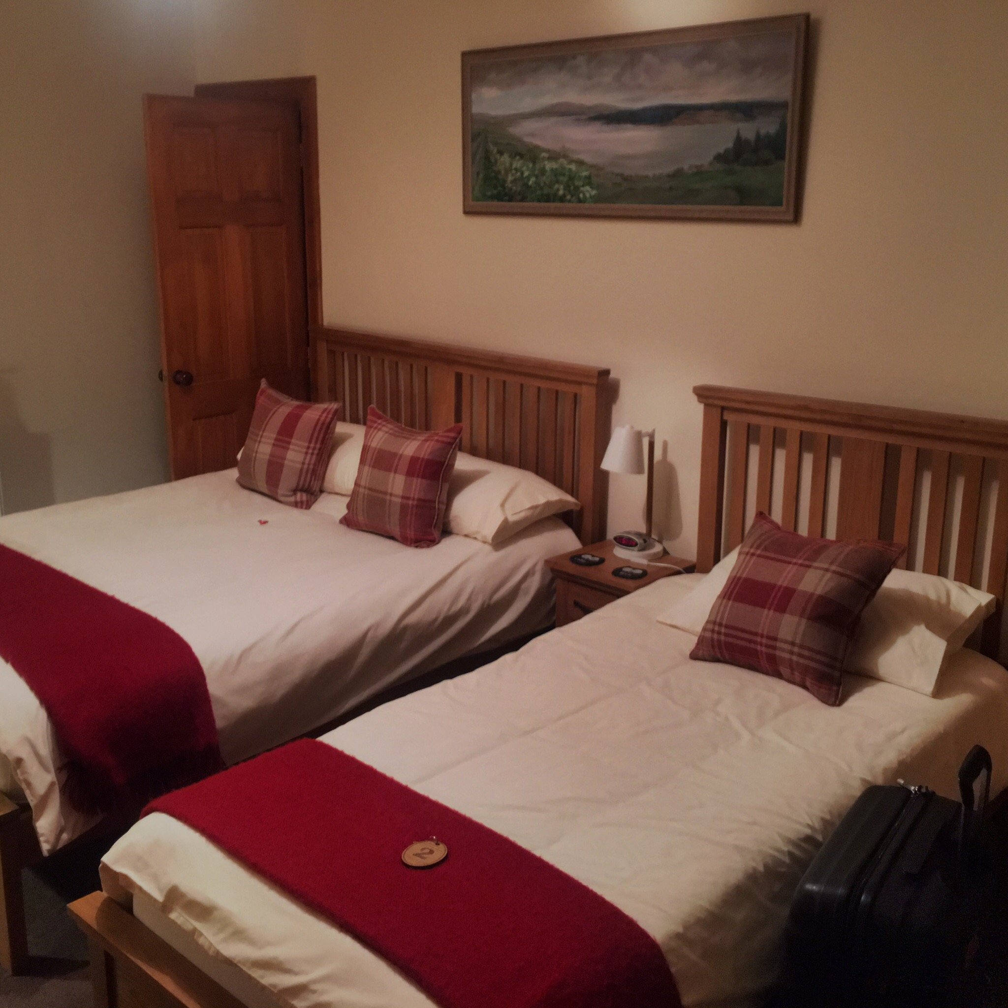 Bed and Breakfast at 4-官方
