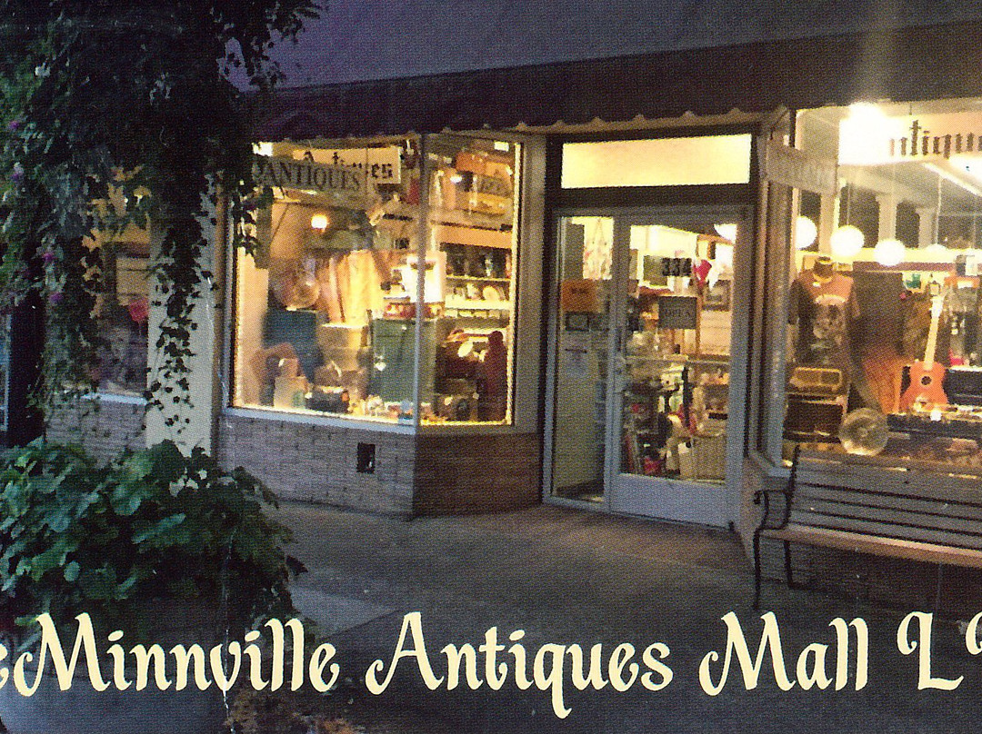 McMinnville Antiques Mall景点图片