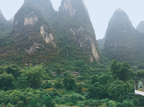 在水一方酒店（阳朔十里画廊遇龙河店）主图