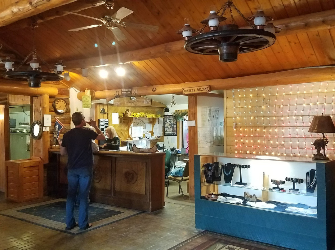 黄石谷酒店主图