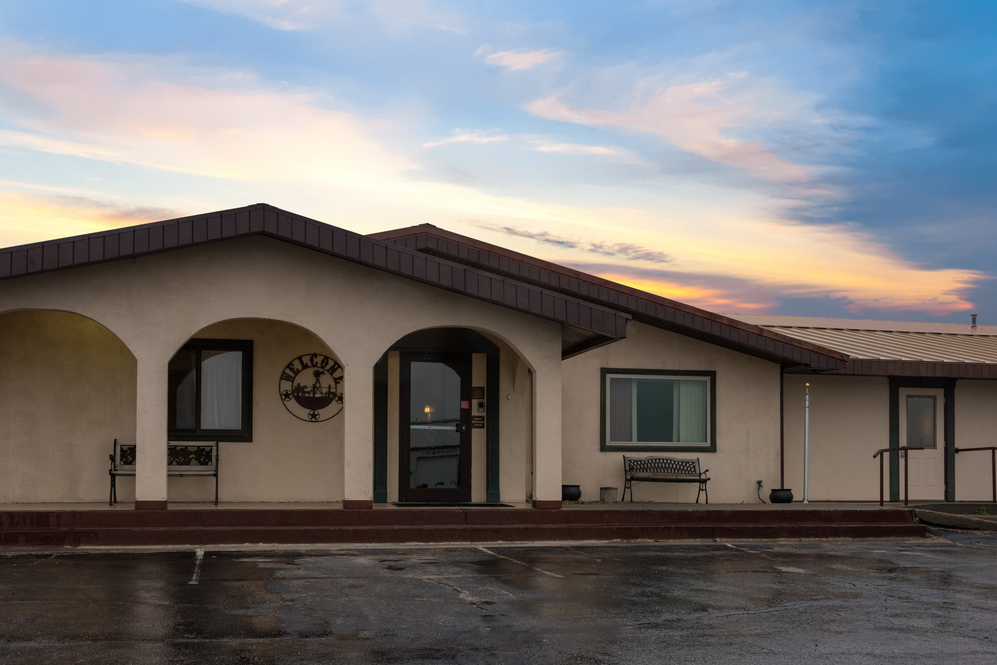 Crossroads Inn-官方