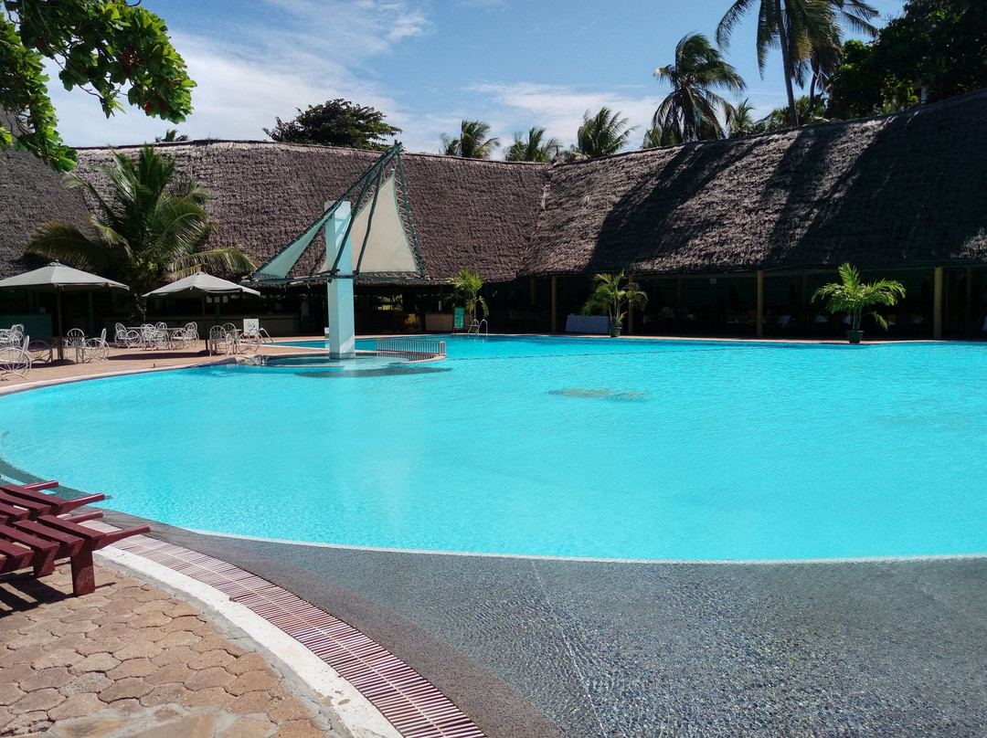 乌龟湾泳滩俱乐部主图