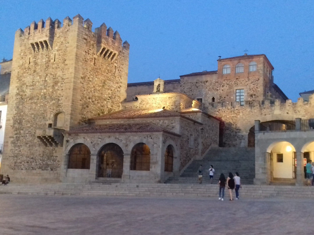 Guias-Historiadores de Extremadura-卡塞雷斯必去景点