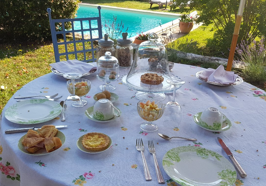 Bagnols-en-Foret酒店住宿-La Bergerie des Suanes