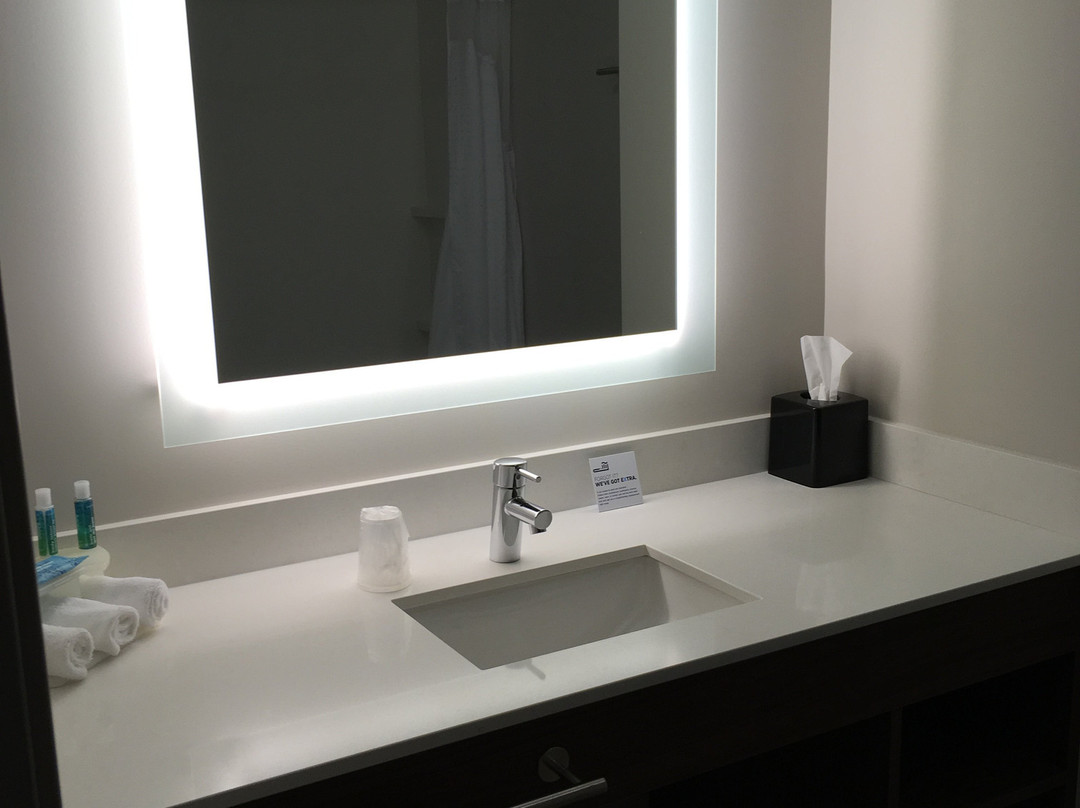 Holiday Inn Express & Suites Victoria - Colwood主图