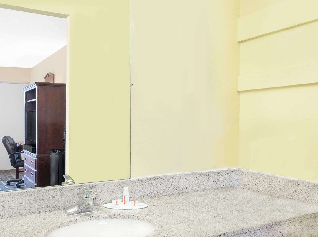 Meridian Inn Hotel主图