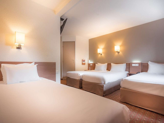 基里亚德布杰中央世博园酒店主图