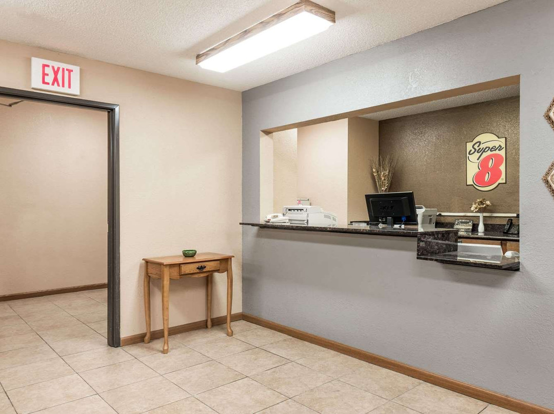 Super 8 by Wyndham Greenville主图