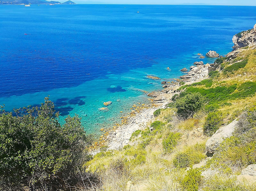 Spiaggia di Nisportino景点图片