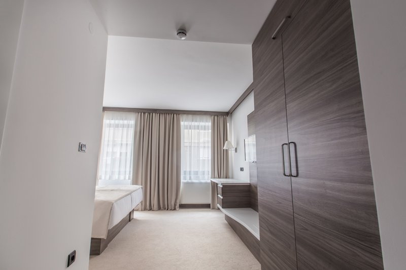 Royal Inn Hotel主图