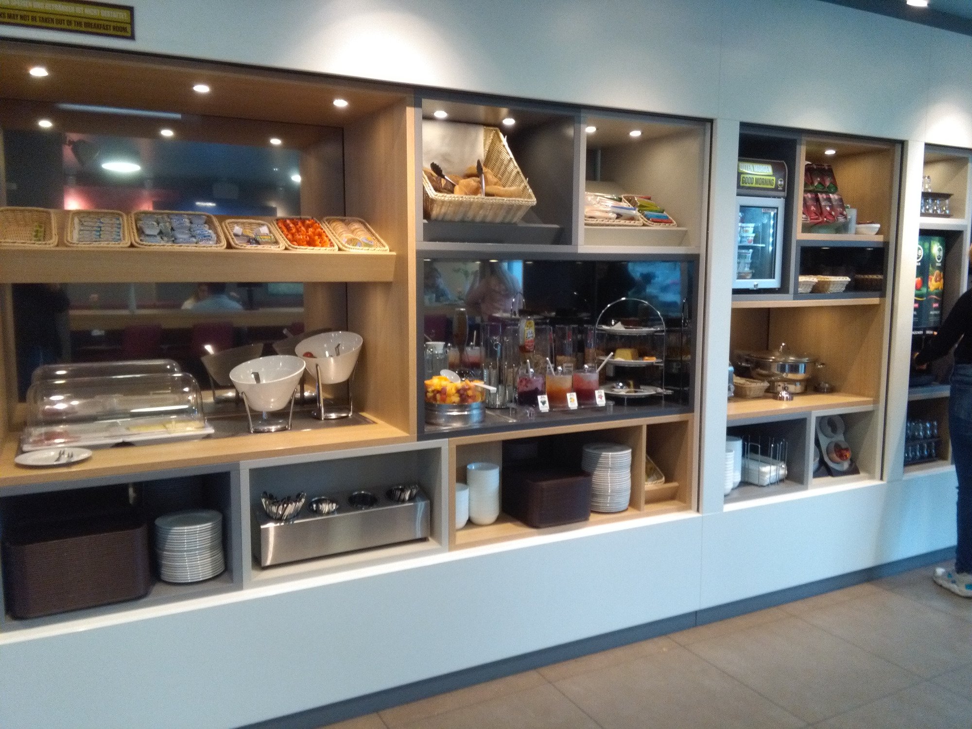 B&b Hotel Lüneburg-餐饮