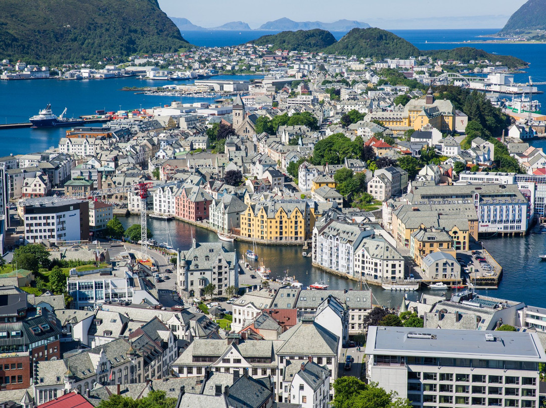 Emobility Alesund-奥勒松必去景点