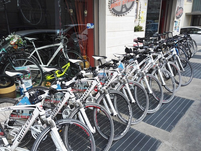 Giuliani Bike Store-马丁纳弗兰卡必去景点