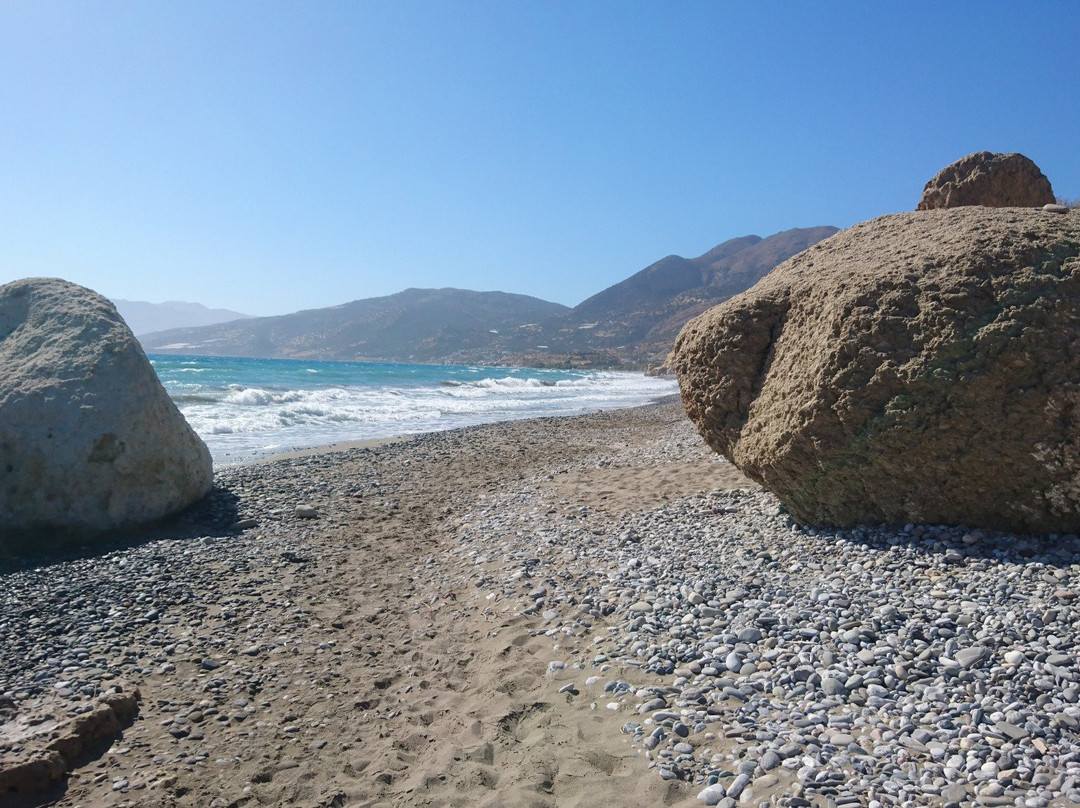 Armenopetra Beach景点图片