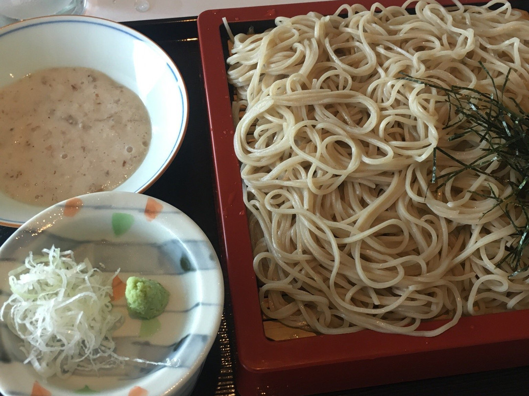 湖畔亭