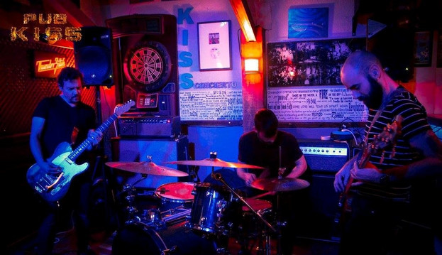 Pub Kiss-阿尔赫西拉斯必去景点