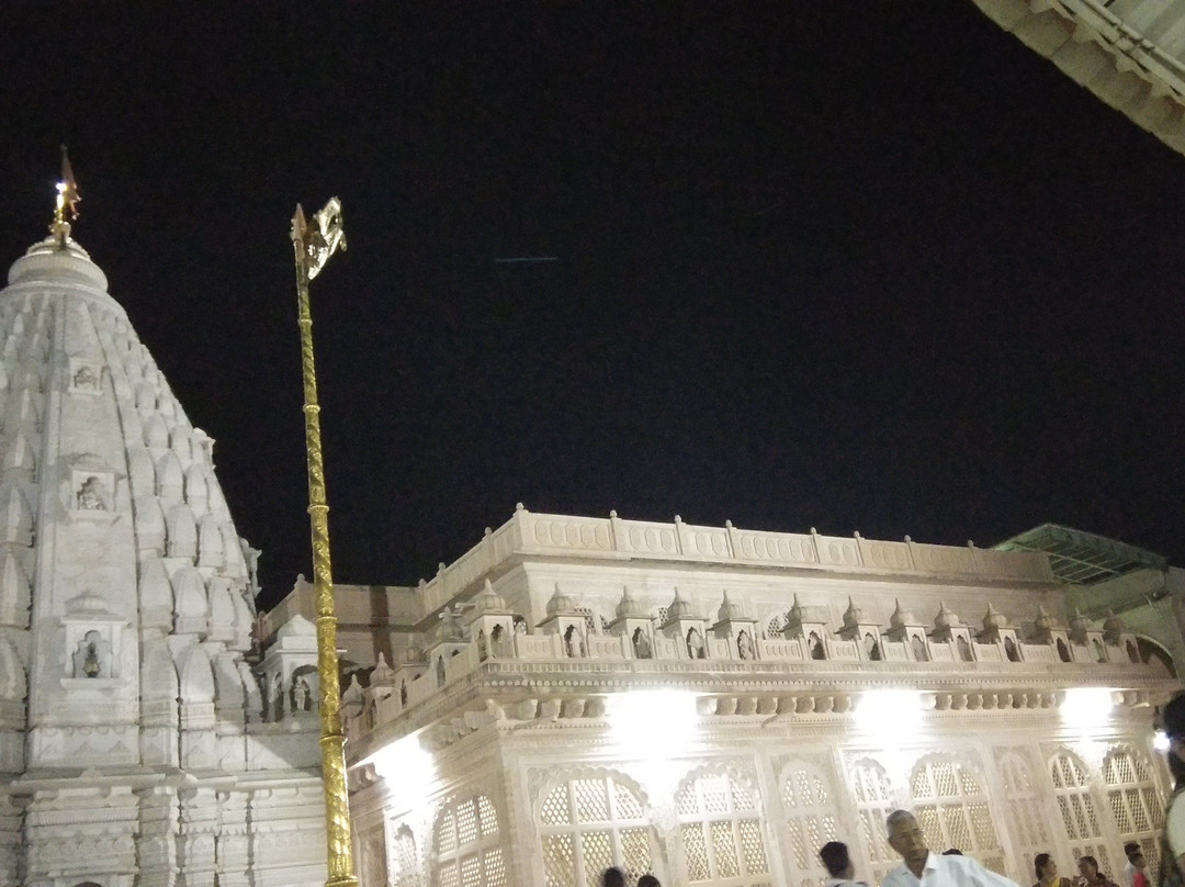 Shri Gajanan Maharaj Samadhi Temple景点图片