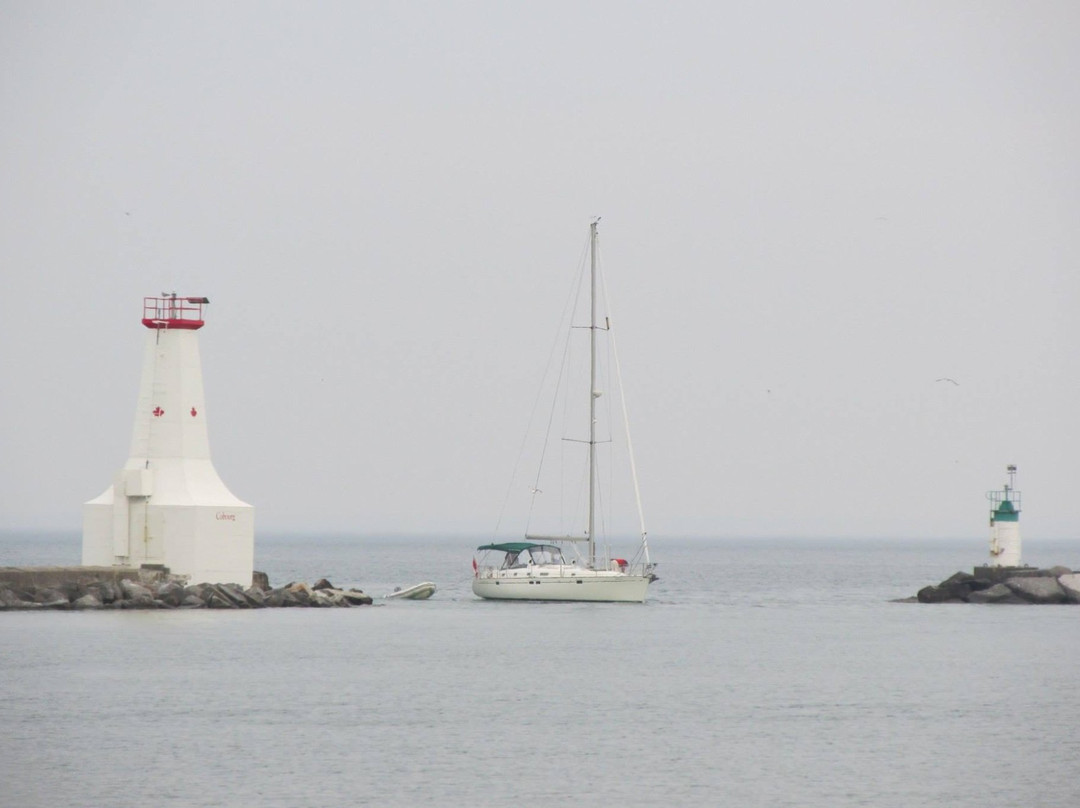 Cobourg East Pierhead Lighthouse-科堡必去景点
