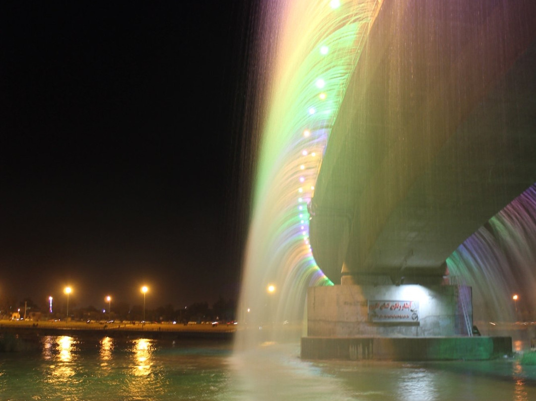 Ali-ibn-Mahziar bridge景点图片