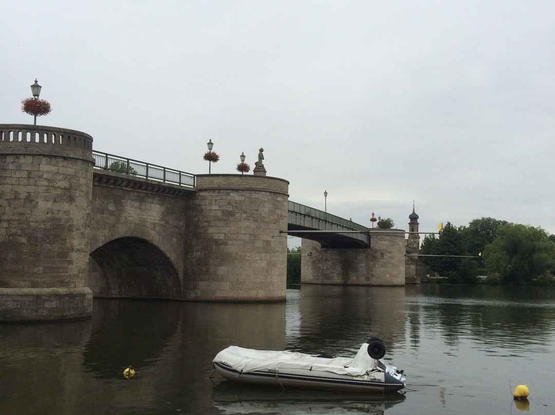Alte Mainbrücke (Pippinsbrücke)景点图片