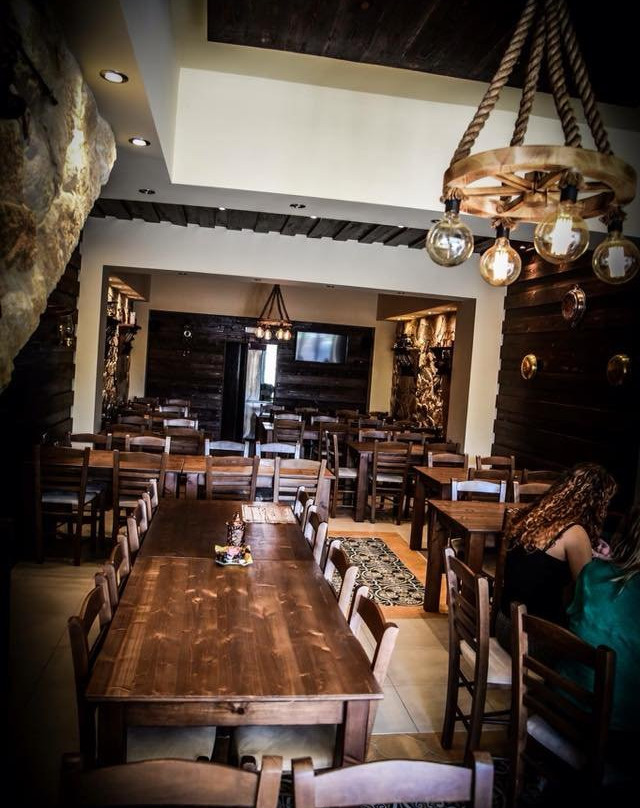 Petaloudes餐馆和美食-Taverna O Gianni's