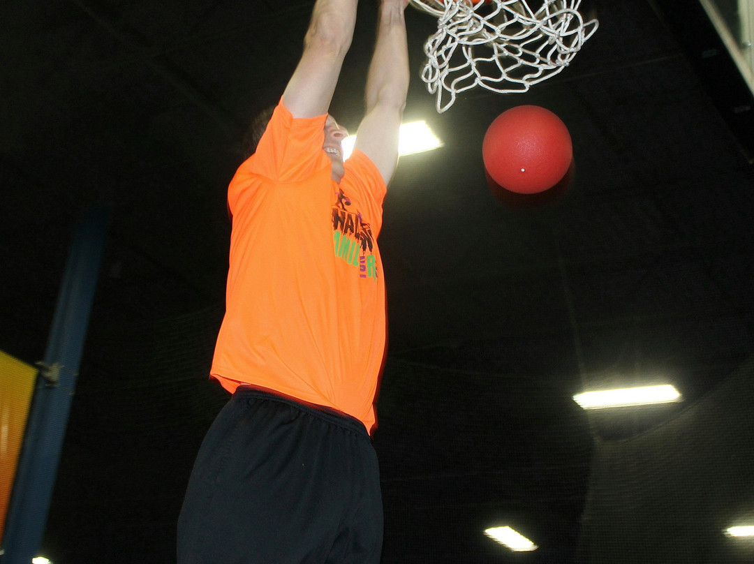 Sky Zone Indoor Trampoline Park景点图片