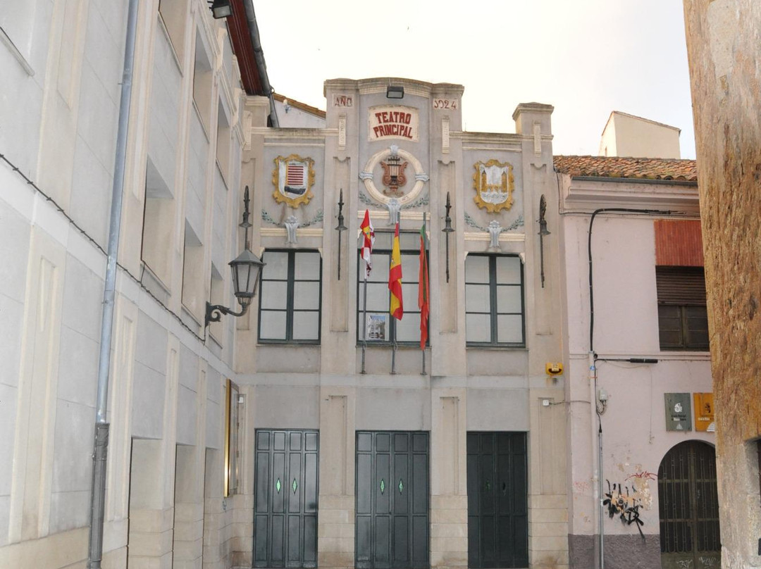 Iglesia de San Vicente-萨莫拉必去景点
