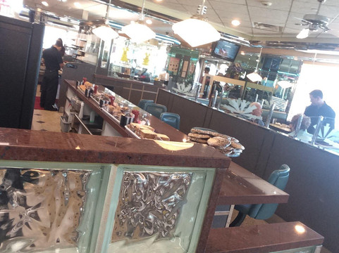 Coram餐馆和美食-Coram Diner