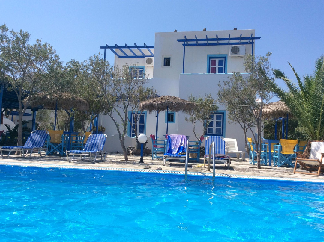 Studios Apartments Perivolos