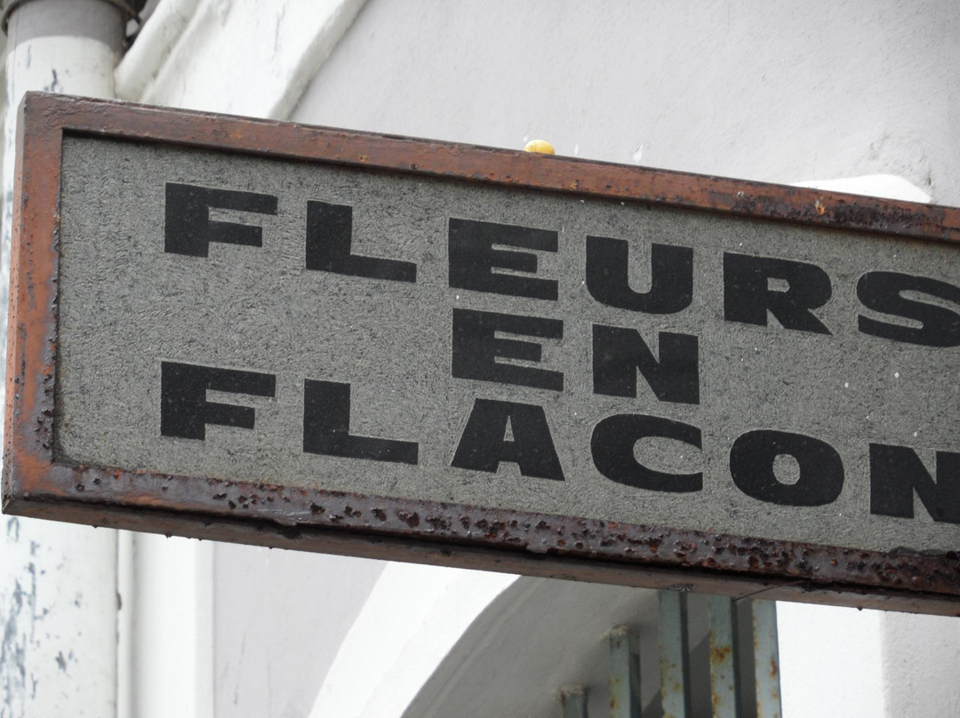 Senteurs-Fleurs en Flacon景点图片