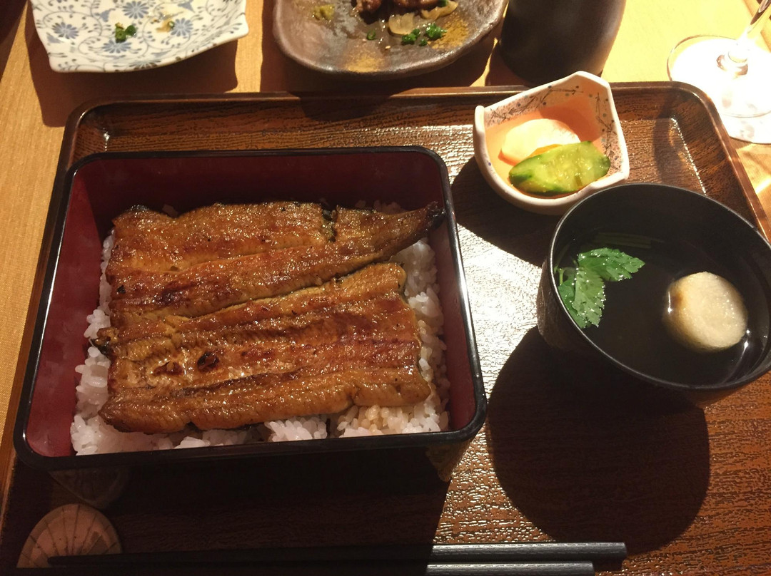 鰻屋 三右ヱ門〜UNAYA SANYOMO〜