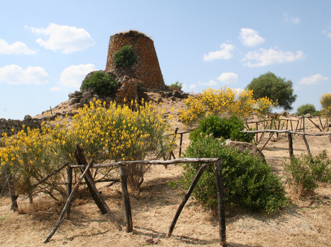 Parco Archeologico Di Suni Nuraghe Nuraddeo-Suni必去景点