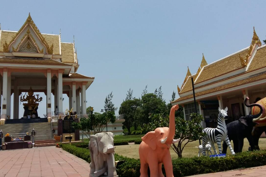 Erawan Thewalai Shrine-蓬武里必去景点