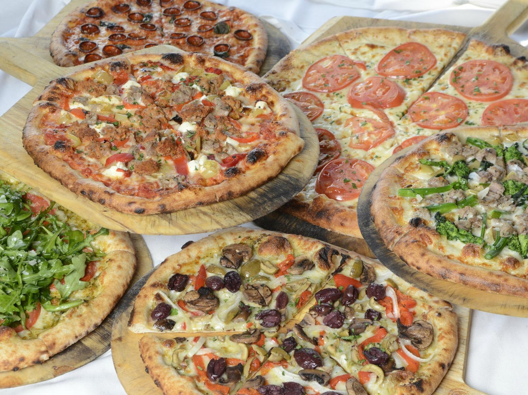 Clarence餐馆和美食-Rocco's Wood Fired Pizza