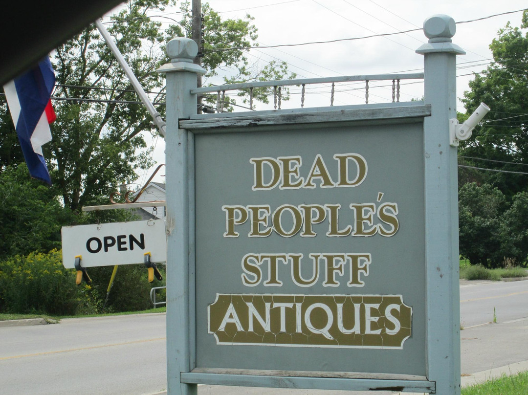 Dead People's Stuff Antiques景点图片