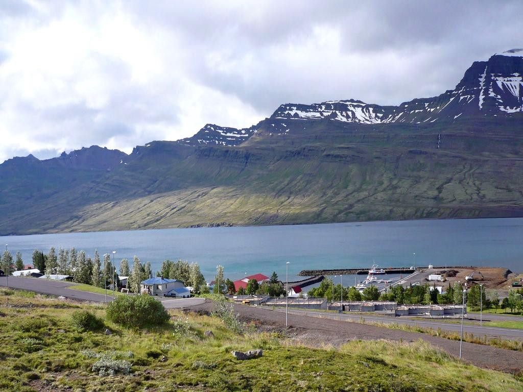 Guesthouse Elinar Helgu主图