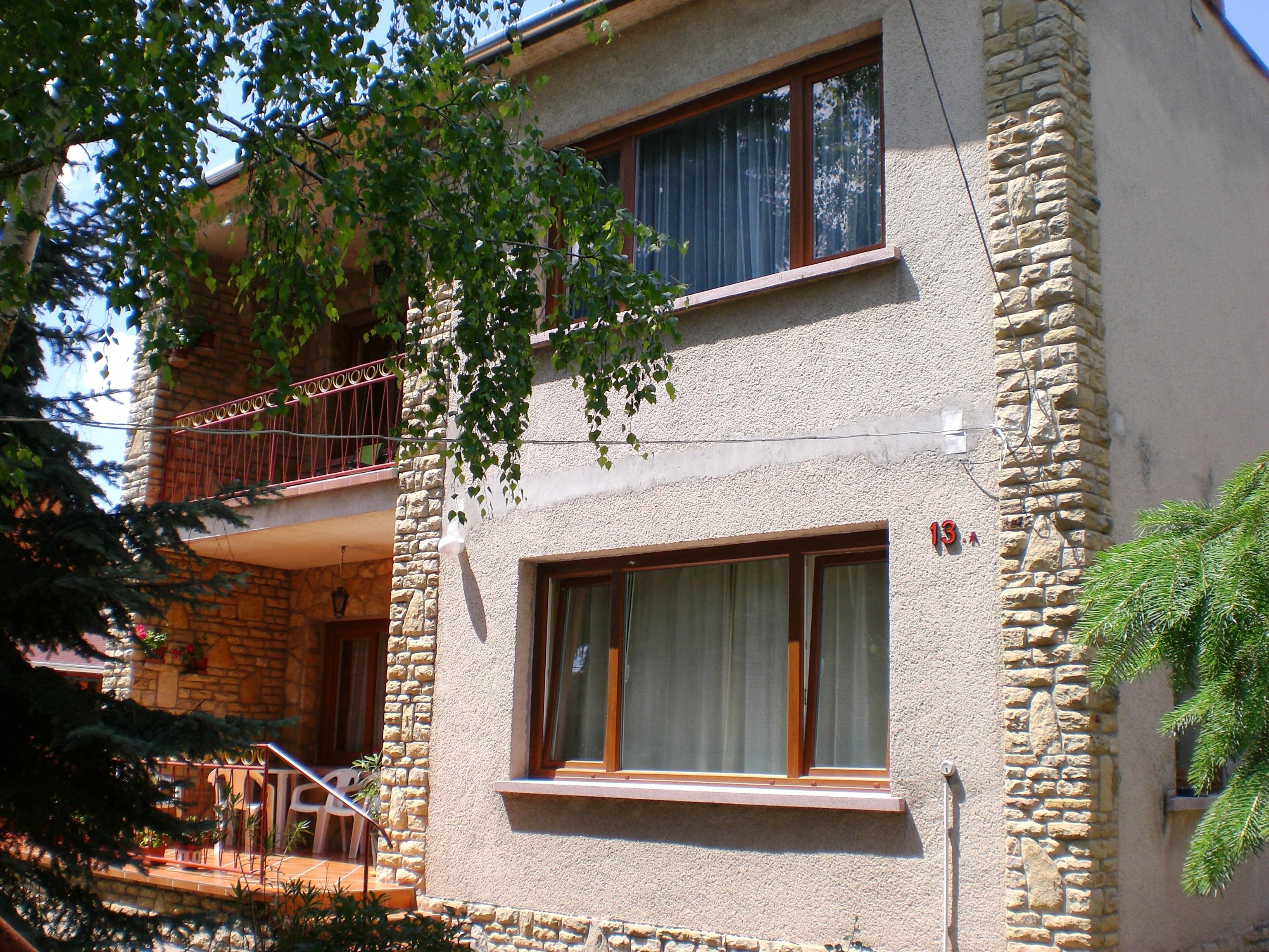 Guesthouse Kurca-Parti-官方