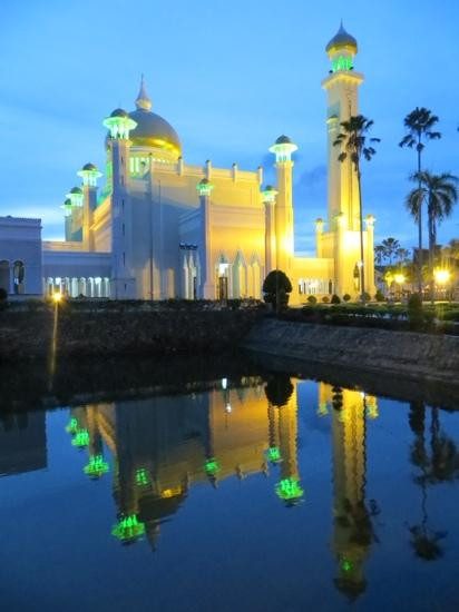 Omar Ali Saifuddien Mosque-斯里巴加湾必去景点